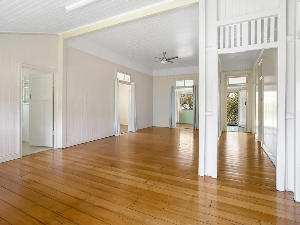 Charming Home In The Heart of Windsor