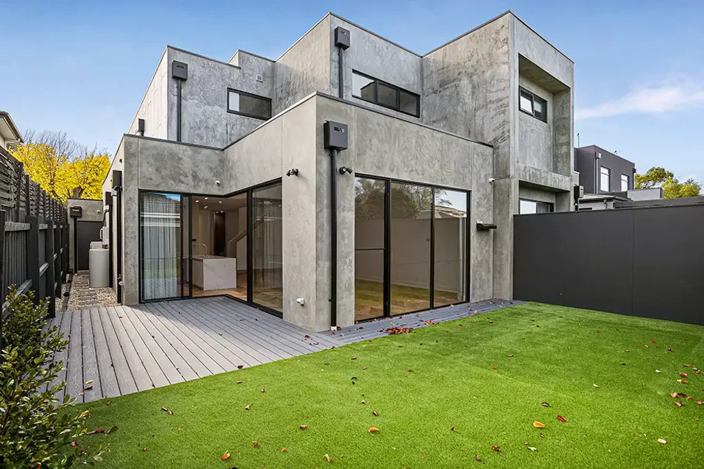 Luxury Appointed Townhouse | FLARE REAL ESTATE