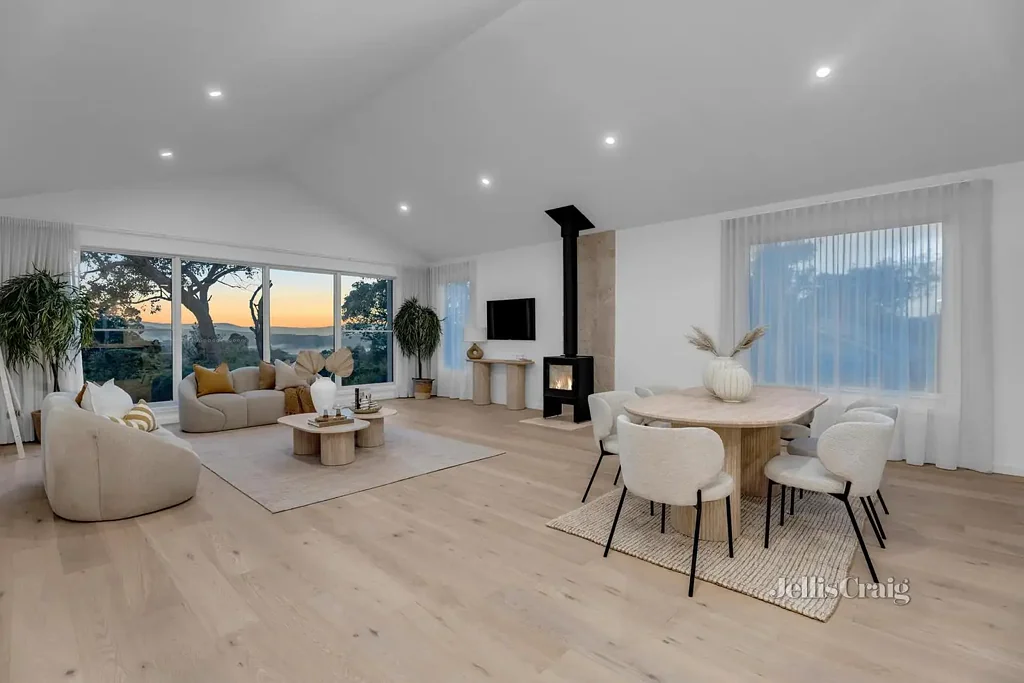 North Warrandyte 4房  Move straight in to brand-new luxury