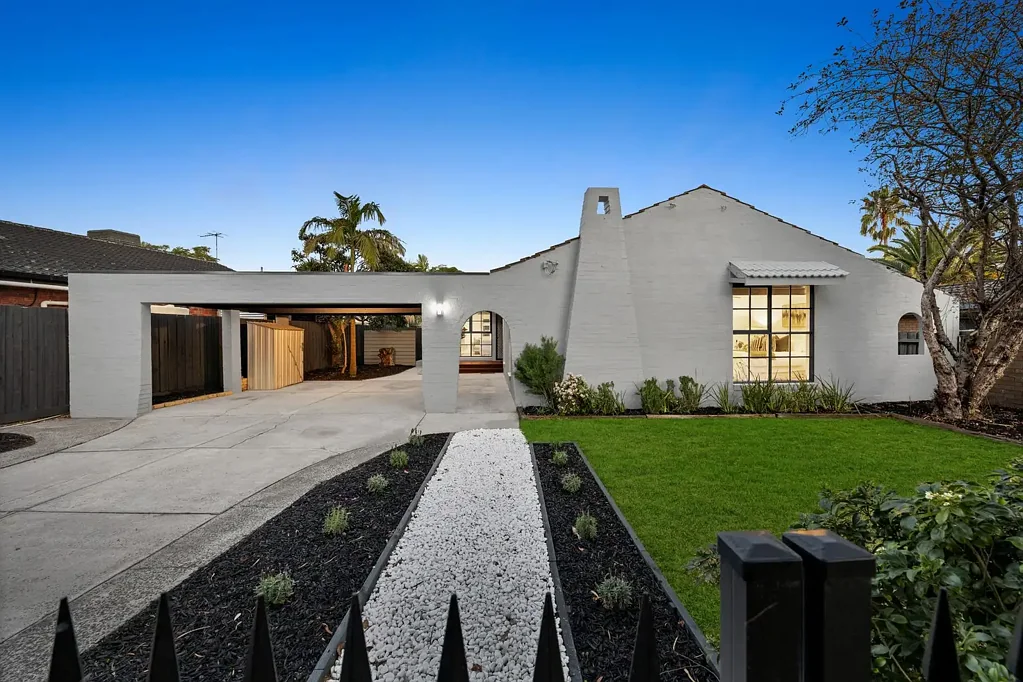 Dingley Village 4 Slaapkamer The Brief: Versatile Family Living with Outstanding Indoor-Outdoor Flow
