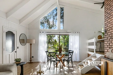 Nambour 2房  GORGEOUS HOUSE-SIZED TOWNHOUSE WITH NO BODY CORP FEES: TWO BEDROOMS AND A LOFT!