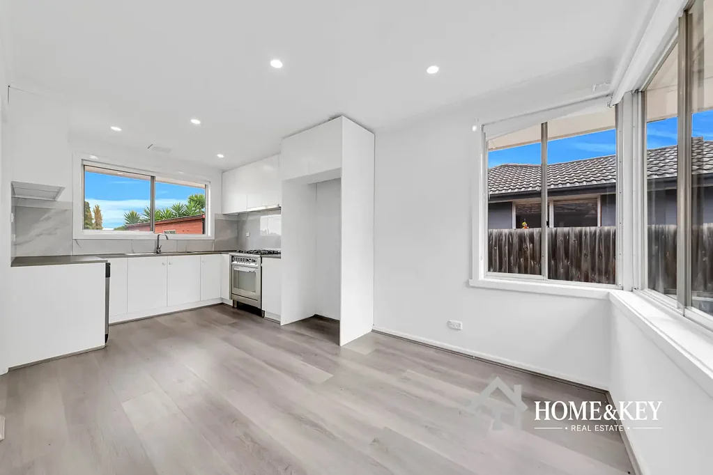 Family Home in the Heart of Thomastown - Convenience at Your Doorstep!