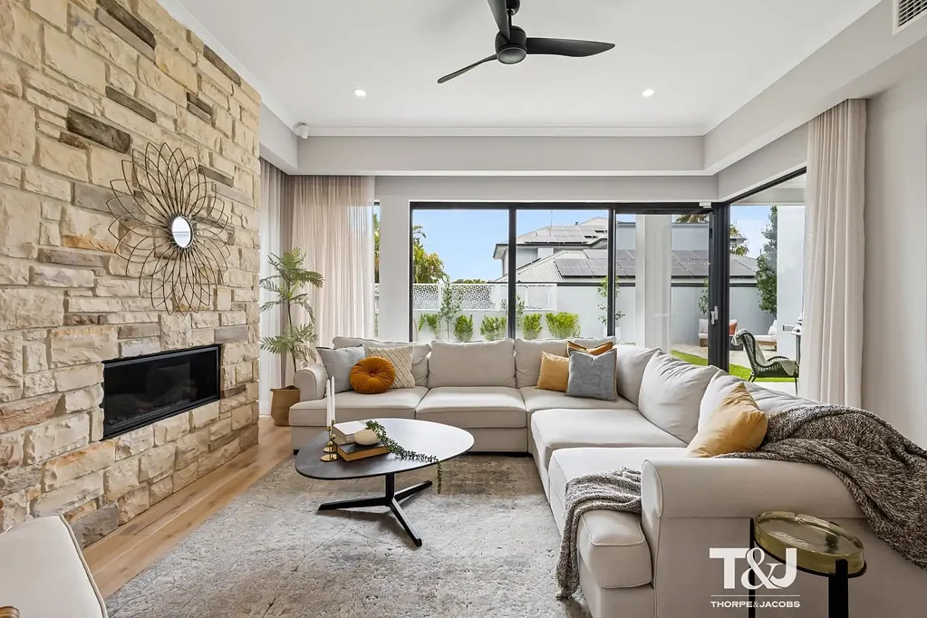 164 Rochdale Road, Mount Claremont, WA 6010