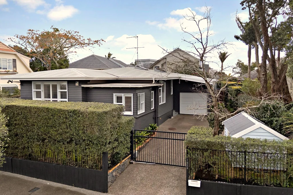 Kohimarama 3 Bedroom PRIVATE, SUN-SOAKED SINGLE-LEVEL LIVING