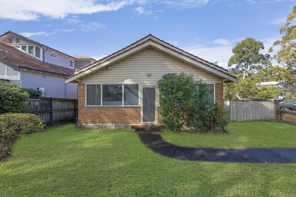 Positioned in a quiet pocket just moments from the heart of Northbridge, this freestanding home offers the perfect balance of convenience and privacy.