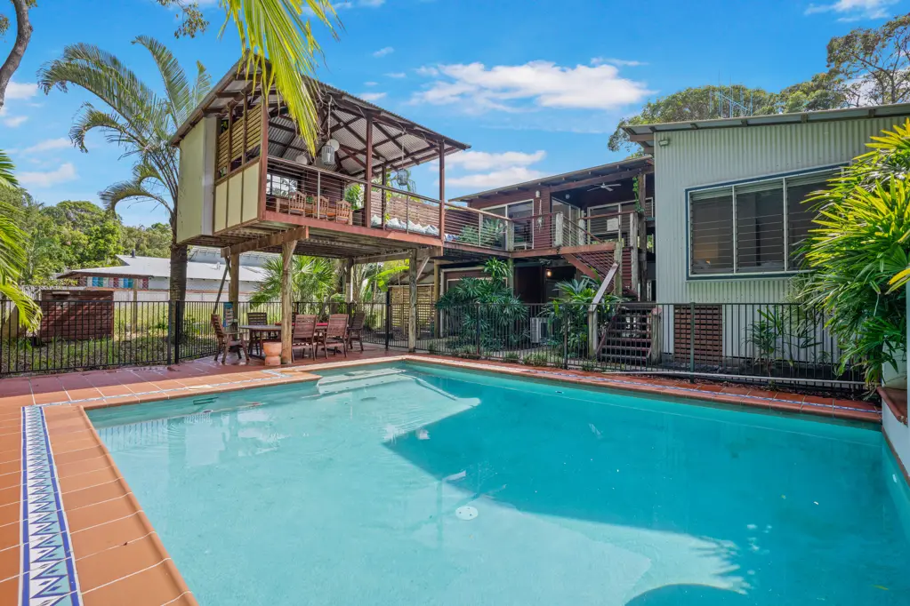 Rainbow Beach 4બેડરૂમ Executive Beach House. Pool. Aircon. Walk to beach