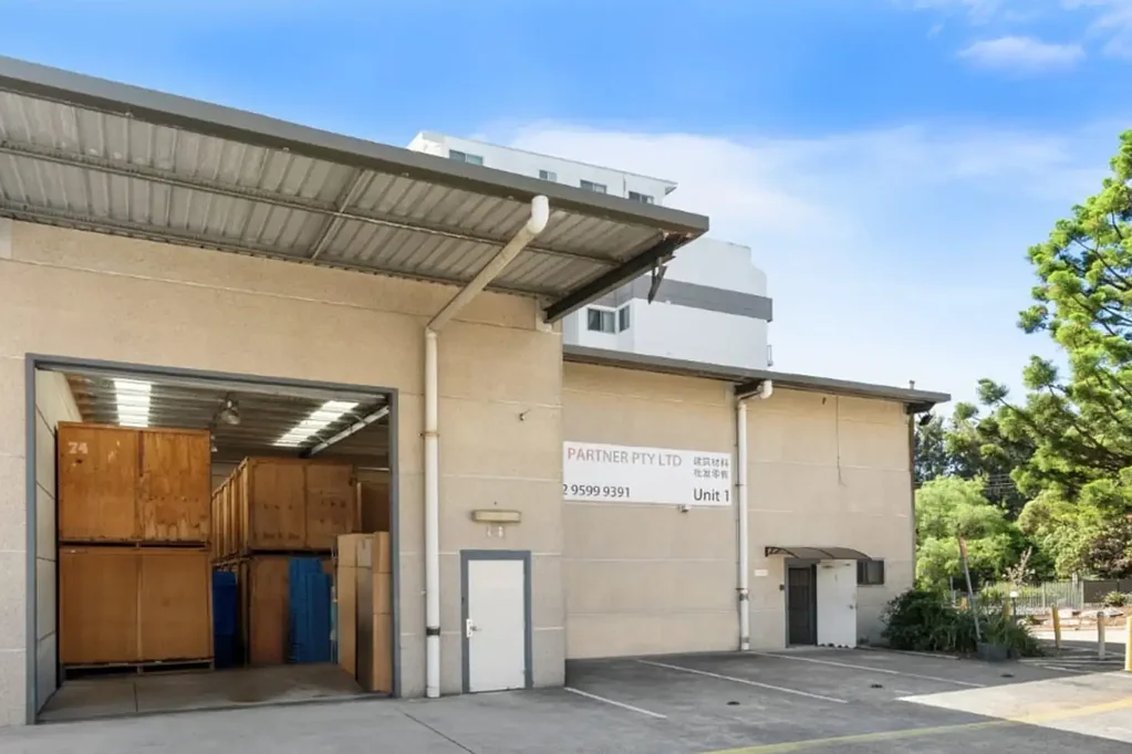 Arncliffe 1Kwarto Rare Opportunity in Arncliffe's Last Industrial Estate