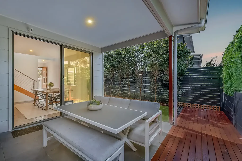 6/156 Whiting Street, Labrador, QLD 4215