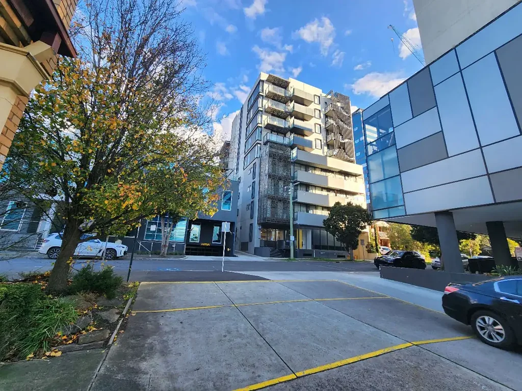 Fully Furnished Apartment in the Heart of Box Hill