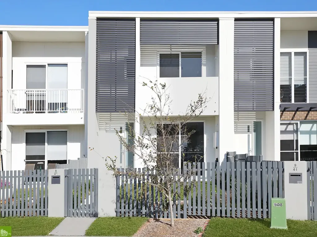 Stunning Modern 3-Bed Terrace with Outdoor Entertaining