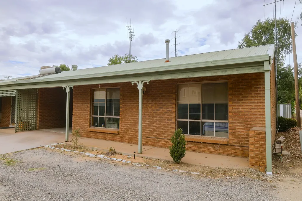 2/5 Hennessy Street, Tocumwal, NSW 2714