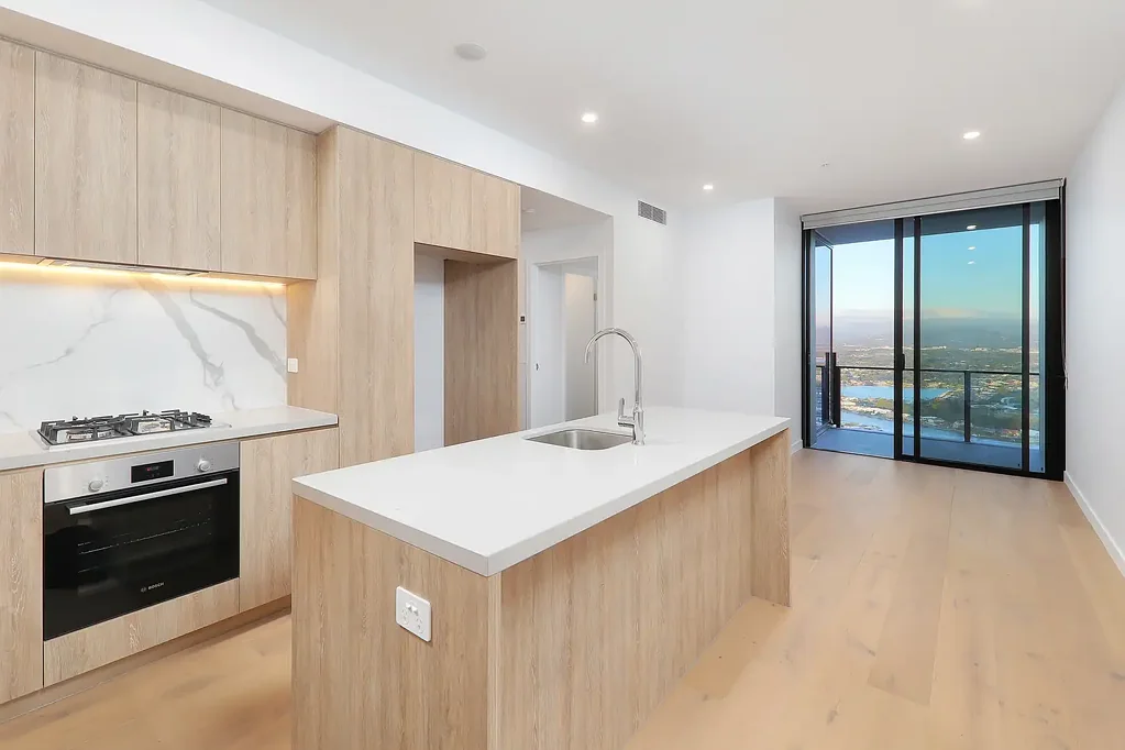 THE ICONIC TOWER IN BROADBEACH ISLAND!!
