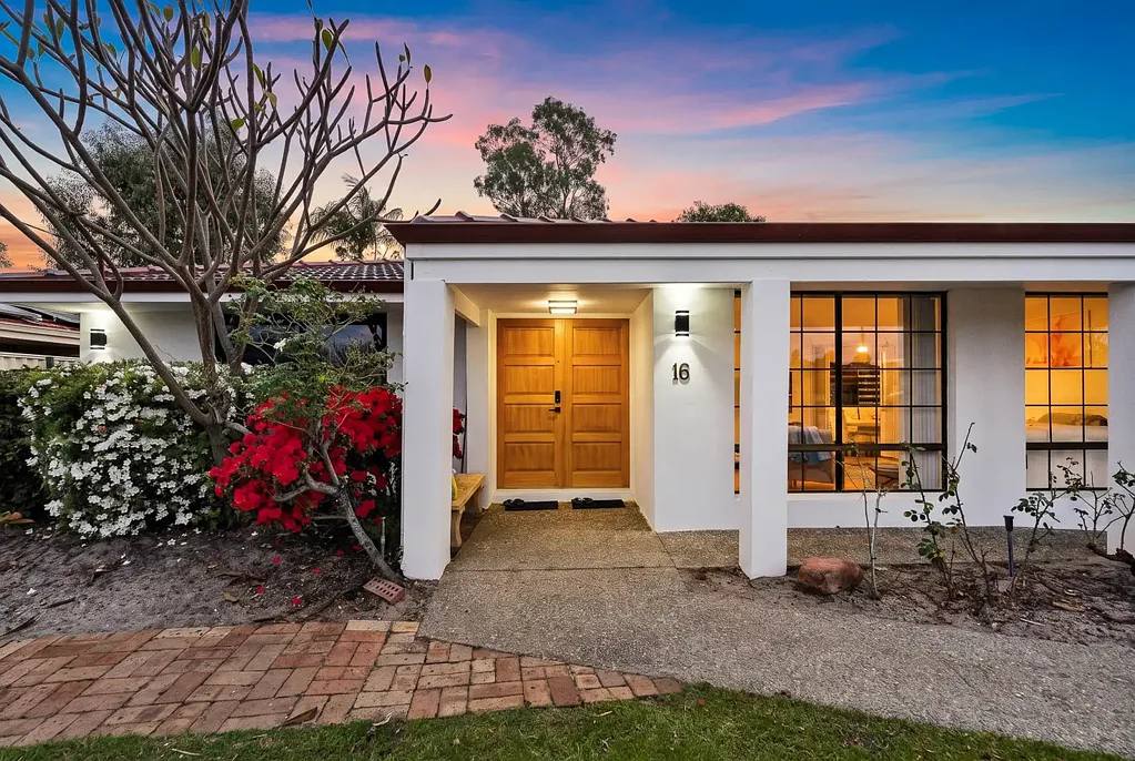 Willetton 4 Slaapkamer Grand Proportions, Refined Renovations & Exceptional Family Living
