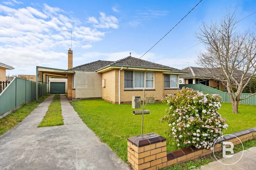 Wendouree 3 Slaapkamer THREE BEDROOM TWO LIVING BRICK HOME ON LARGE BLOCK