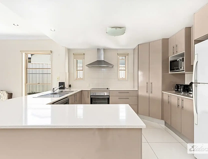 26B Brokenwood Street, Emerald, QLD 4720, 3 ਕਮਰੇ, 2 ਬਾਥਰੂਮ, Townhouse