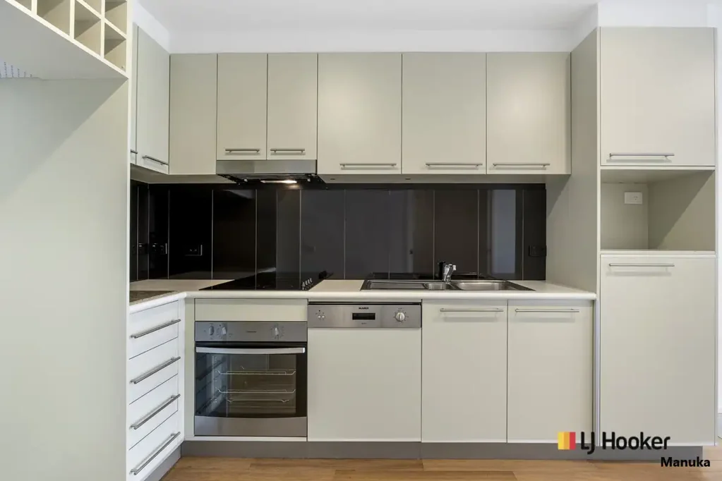 1 Bedroom plus study in the heart of Dickson