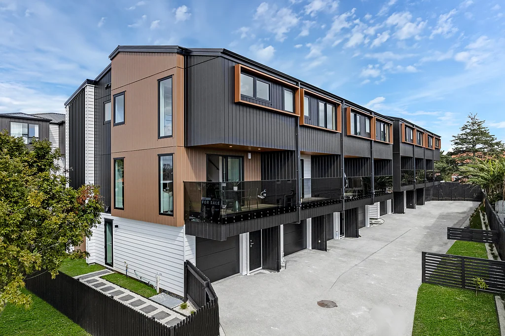 Panmure 4Kwarto Exclusive Freehold Homes with Elevated Outlooks