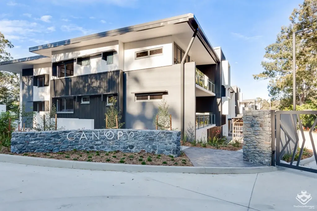 Stylish Apartment with great views overlooking the Mt Coo-tha Valley! 2 BRM 2 BTH 1 Carspace
