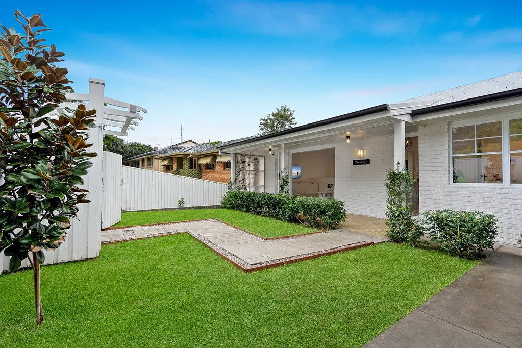 19 Timbertop Mead, Burleigh Heads, QLD 4220