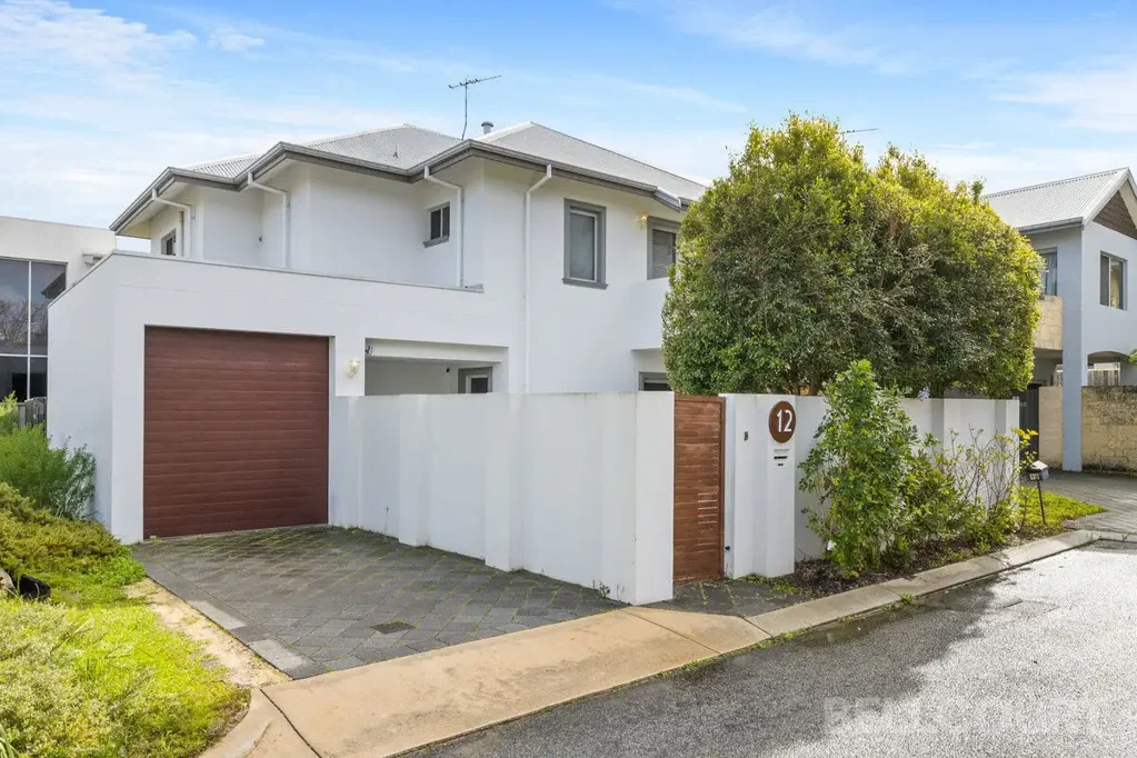 Modern 3x2 House In Prime Location!