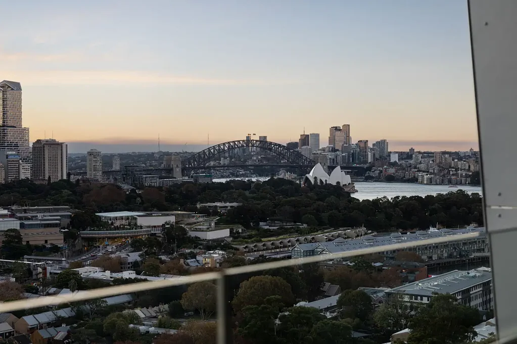 Potts Point 1房 海港天际线景 SJB设计 1室带书房 Miele厨电 礼宾服务 停车位 1 bedroom + study / sub-penthouse position in ‘Omnia’