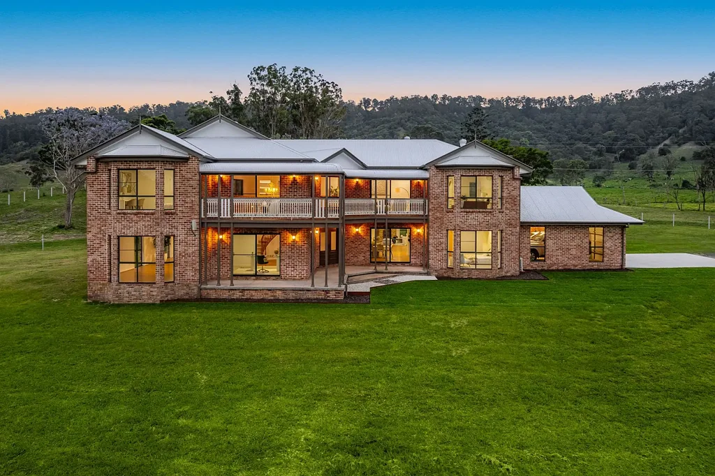 Spring Grove 4 Bedroom Elegant Country Estate