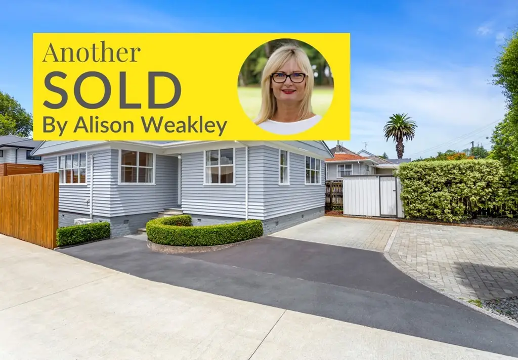 9 Woodward Avenue, Mangere Bridge, Manukau City, Auckland