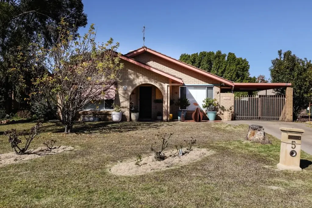 5 Allambie, Moree, NSW 2400