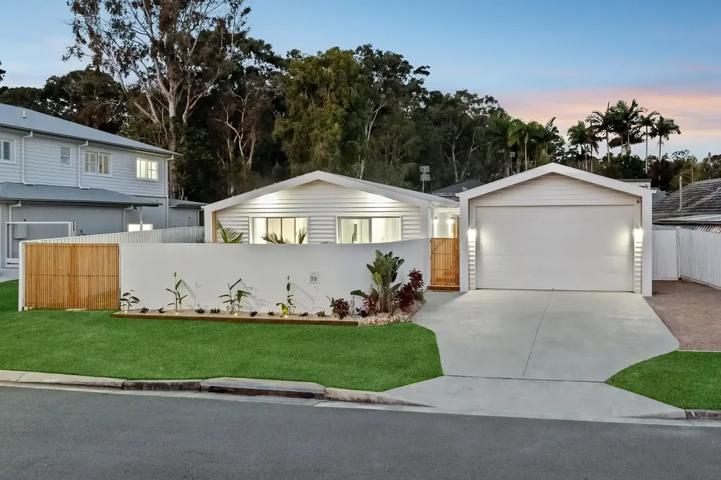 Tewantin 3房  Immaculate Renovation, Dual Living Potential, and Prime Old Tewantin Location
