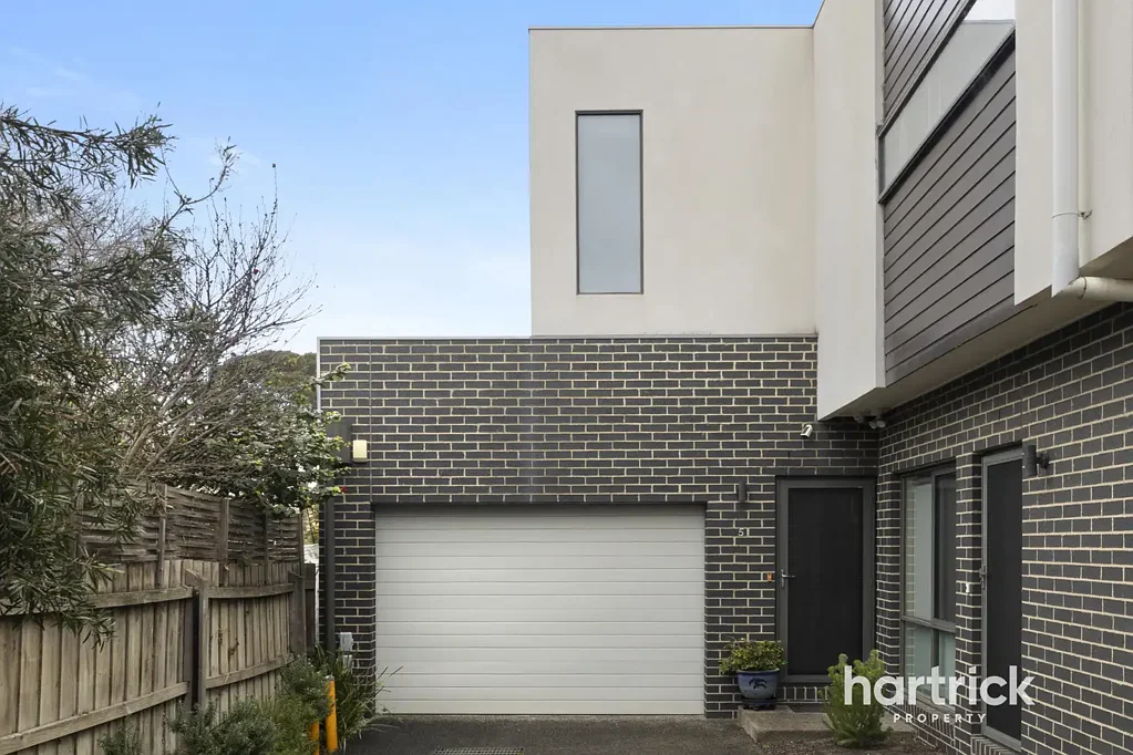 Mentone 2房 超宽敞、低维护住宅 Super spacious, low-maintenance residence