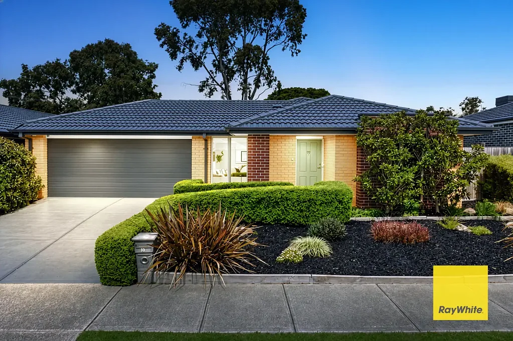 Mernda 3ਬੈੱਡਰੂਮ ENTERTAINER'S DELIGHT ON APPROX. 488m2 - WALK TO EVERYTHING!