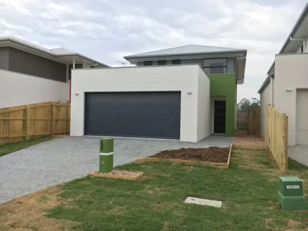 DOUBLE STOREY - GREAT FOR THE EXTENDED FAMILY  !!!