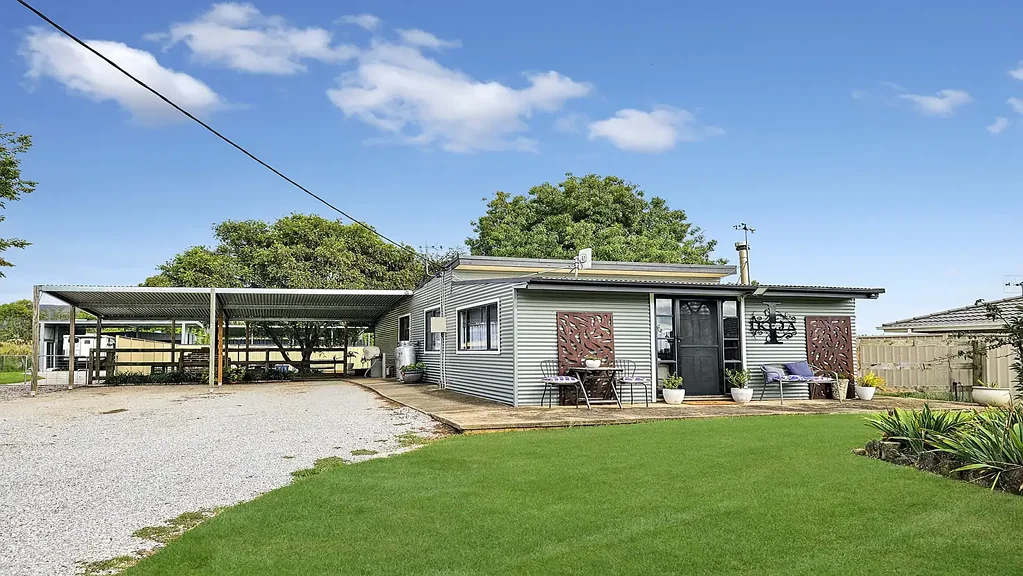 Beautiful, Comfortable 2 Bedroom Home