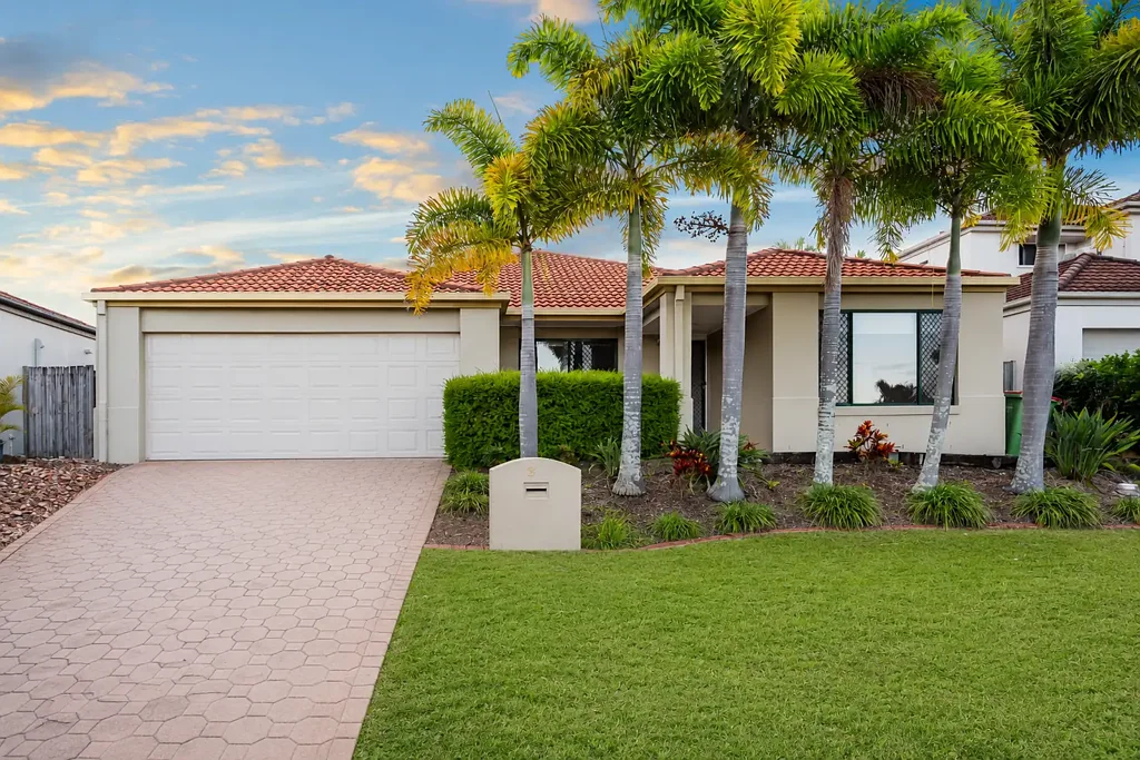 FAMILY LIVING IN A PRIME ARUNDEL LOCATION