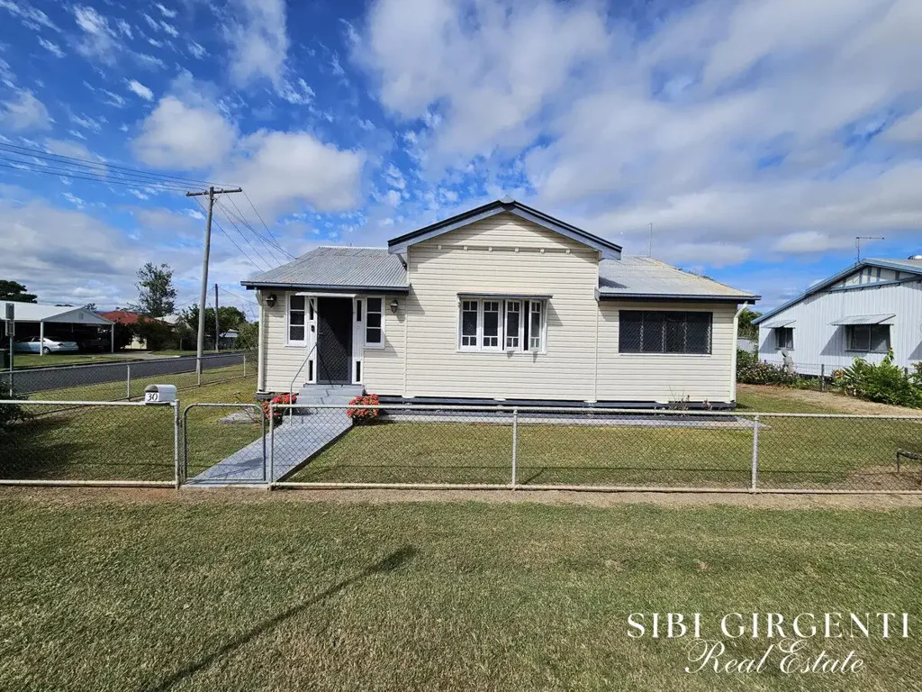 Mareeba 3ਬੈੱਡਰੂਮ AFFORDABLE ENTRY INTO PROPERTY MARKET -- CENTRALLY LOCATED