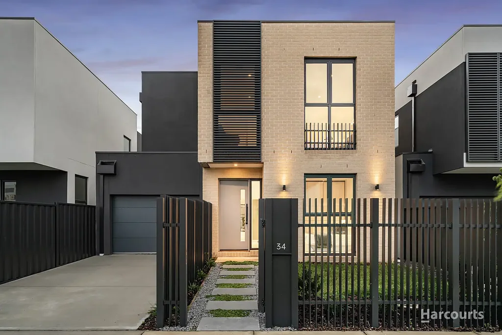 Nunawading 4 Bedroom Newly Built Luxury with Premium Tesla Upgrades