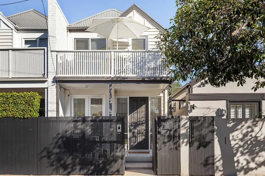Prahran 2ਬੈੱਡਰੂਮ North-Facing Living with Private Indoor-Outdoor Flow
