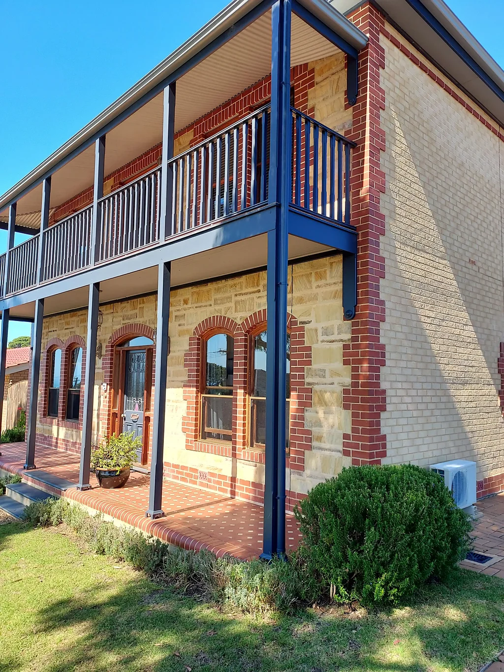 Large 2 Storey Home with Sea Views