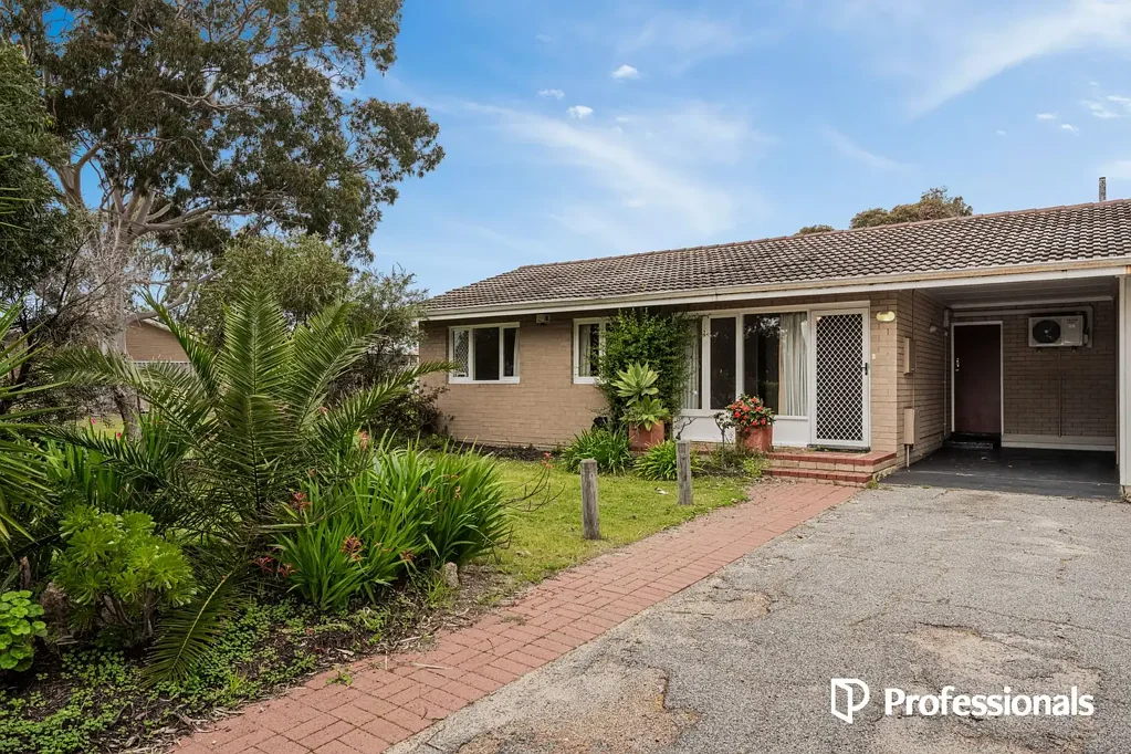 Perfect Parkside Living - 3 Bedrooms & Outdoor Area