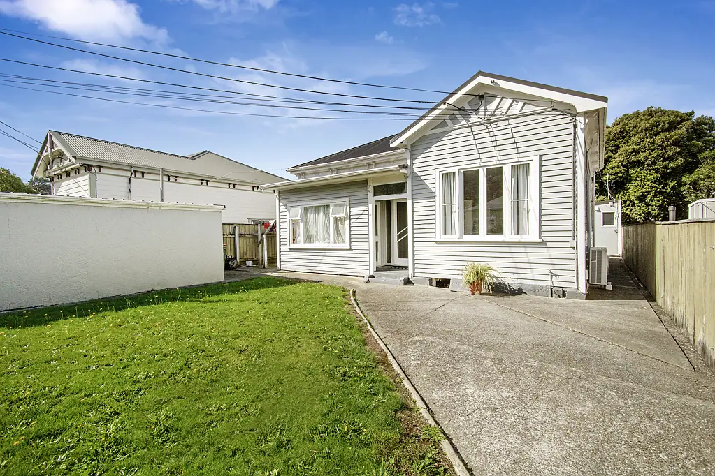 16 Riddlers Crescent, Petone, Lower Hutt, Wellington