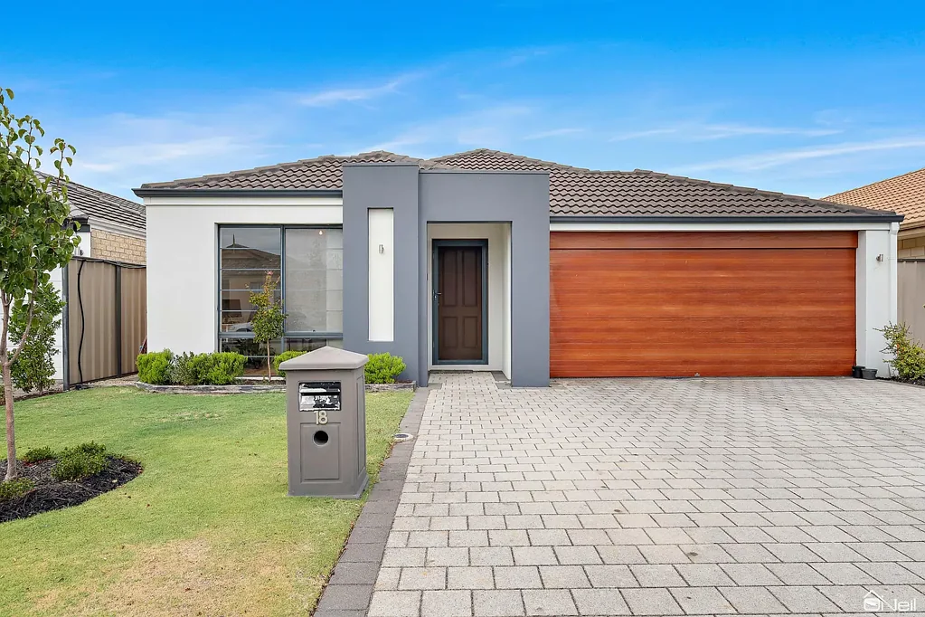 18 Terracina Parkway, Piara Waters, WA 6112