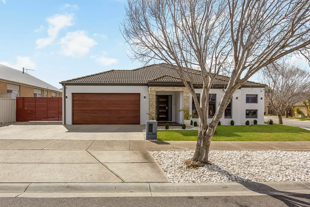 Caroline Springs 3Zimmer Spacious Family Living with Exceptional Side Access