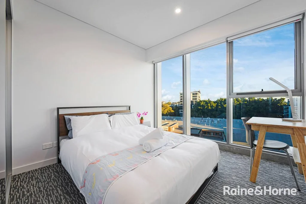 Stunning Fully Furnished 2 Bedroom Apartment in Prime Zetland Location