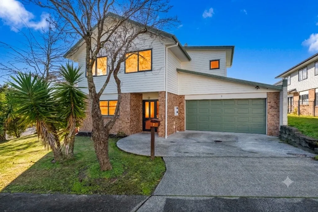 Glen Eden 5ਬੈੱਡਰੂਮ BIG 5 BEDROOMS HOME - DON'T MISS THIS BARGAIN