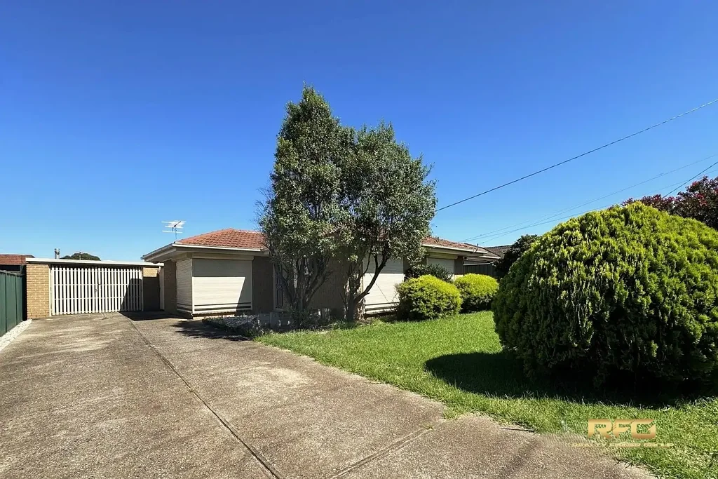 33 Milverton St, Melton, VIC 3337