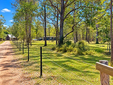 Labas ng Bahay - 398 Wills Road, Coominya, QLD 4311
