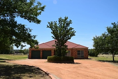 9R Debeaufort Drive, Dubbo, NSW 2830, 4房, 2浴, House