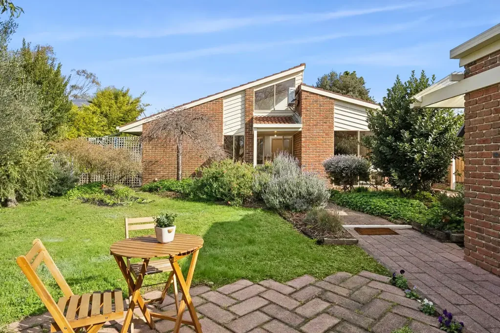 Torquay 4ਬੈੱਡਰੂਮ Escape to Coastal Comfort at 10 Seabird Court