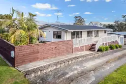 8 Dobell Road, Stanmore Bay