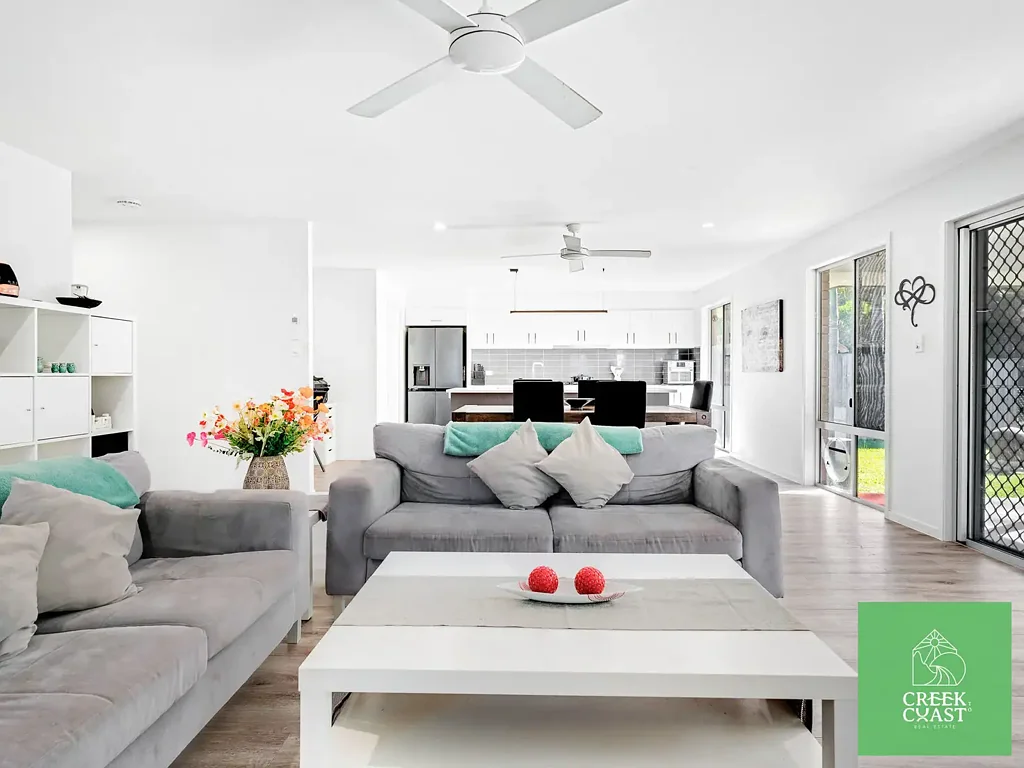 Cooloola Cove 4 Bedroom Dual Living Opportunity - A Stylish & Spacious Home with Privacy & Premier Location